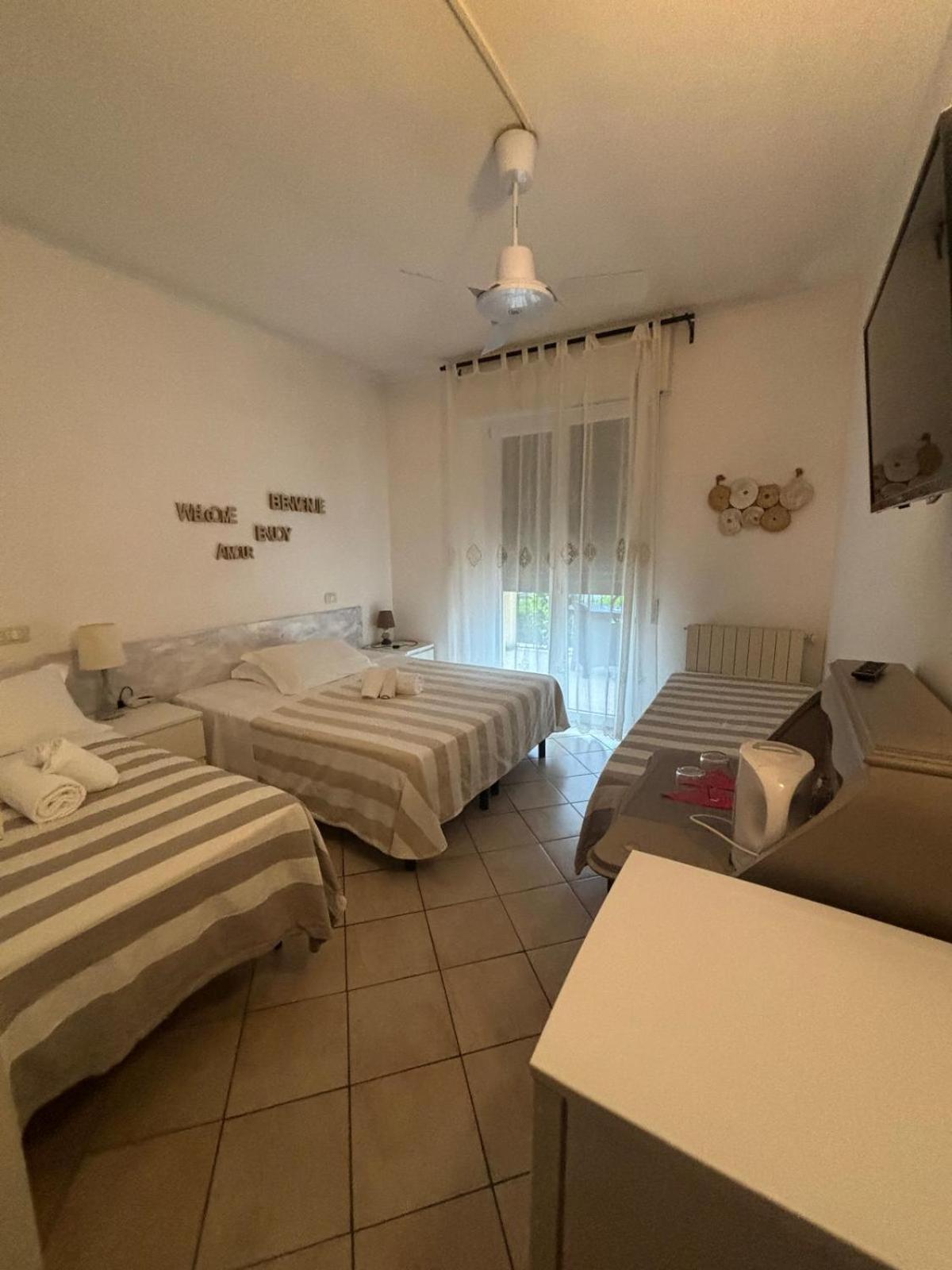 Casa Versilia Hotel 마리나디마사 외부 사진
